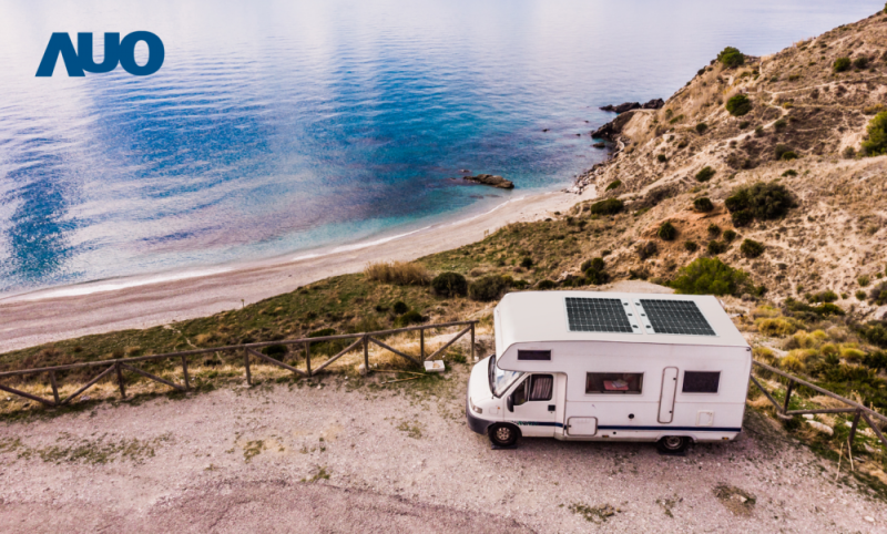 「可撓輕量化太陽光電板SunCurva」使用輕量特殊耐候型複合板取代傳統太陽能板的玻璃前板，不僅降低70%重量，每米平方僅3Kg；具有抗衝擊性能及通過電磁相容性測試，可應用於交通運輸工具，如露營車、遊艇等